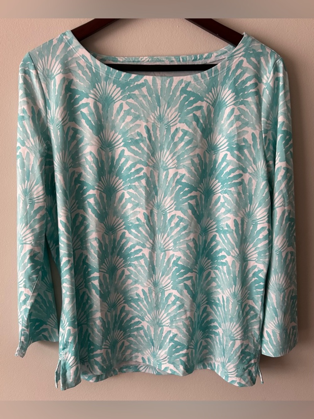 Vineyard Vines printed performance top xl andros blue